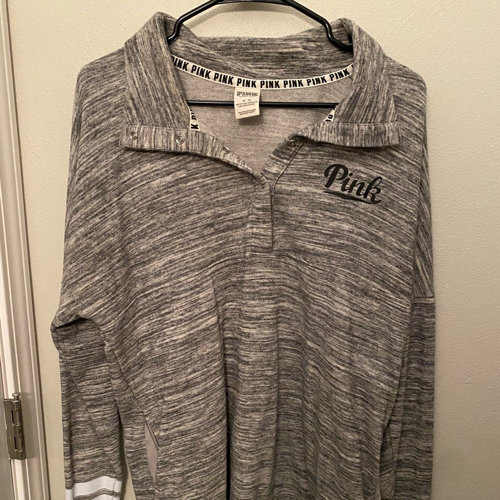 Pink quarter snap size medium